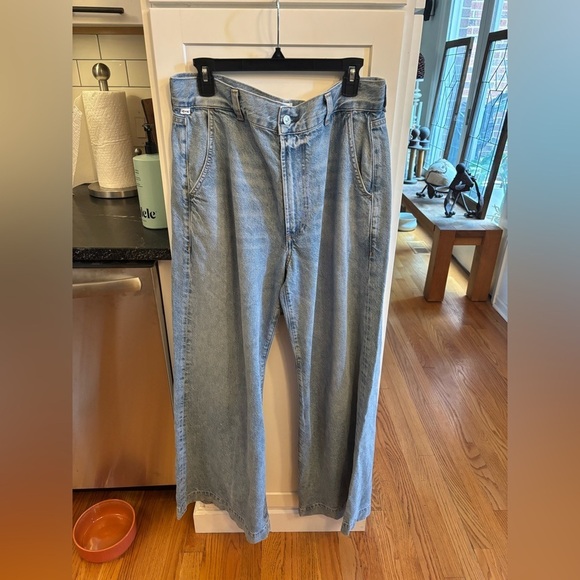 new Citizens of Humanity Beverly wide leg jeans in Lune light wash - Picture 4 of 9